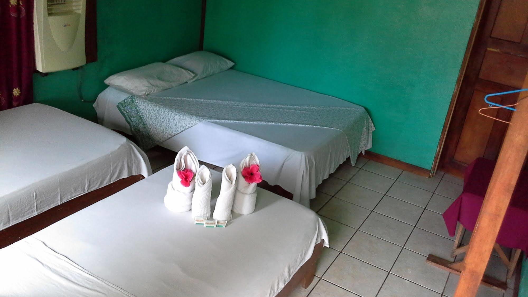 Cabinas Miss Miriam 2 Tortuguero Eksteriør bilde