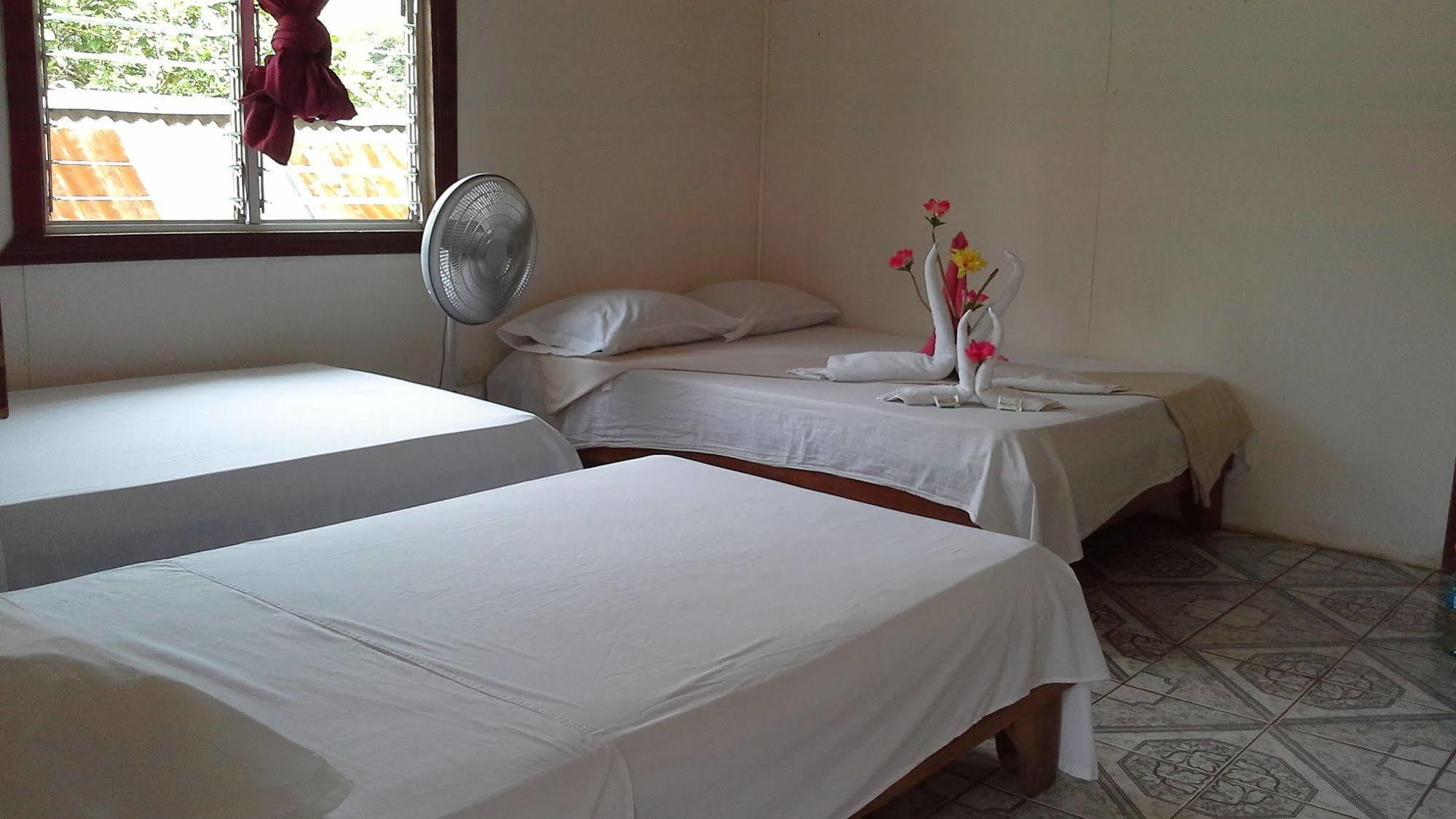 Cabinas Miss Miriam 2 Tortuguero Eksteriør bilde