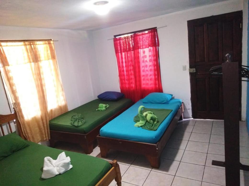 Cabinas Miss Miriam 2 Tortuguero Eksteriør bilde